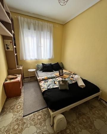 Gemuetliches Zimmer "Gold" Fuer 2 Personen Und Katzenliebhaber Βαλένθια Εξωτερικό φωτογραφία