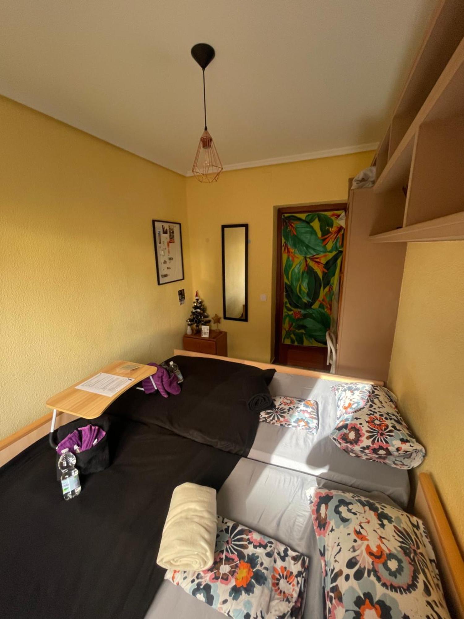 Gemuetliches Zimmer "Gold" Fuer 2 Personen Und Katzenliebhaber Βαλένθια Εξωτερικό φωτογραφία